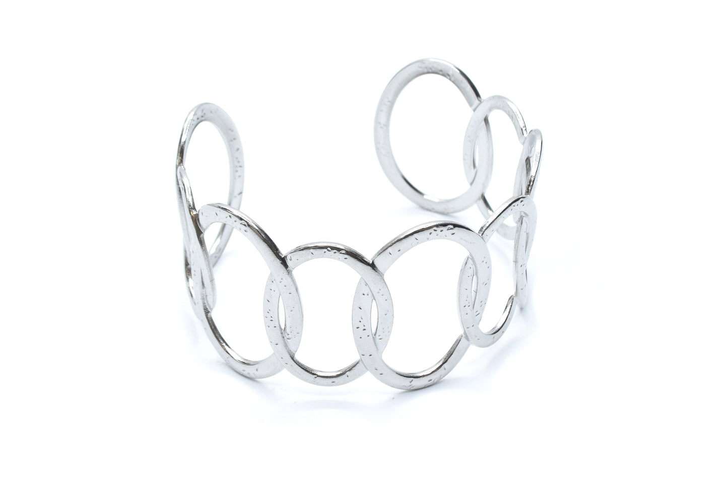 Bracciale rigido ad anelli