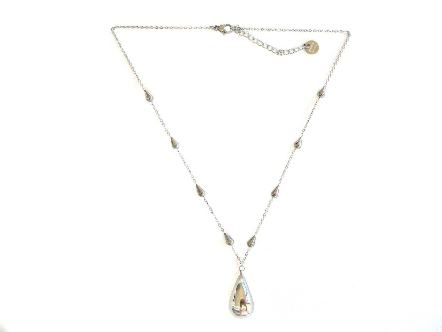 Collana con ciondolo drop